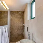 Vilă Nefeli By