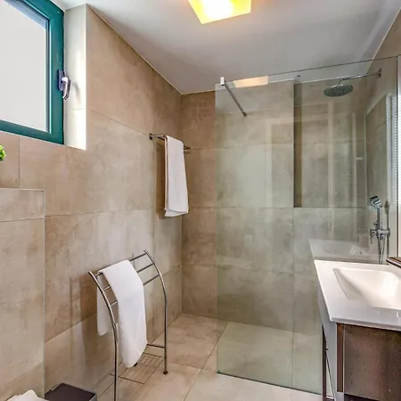 Nefeli By Villa Hersonissos (Crete)