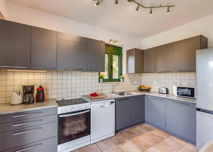 Nefeli By Villa Hersonissos (Crete)